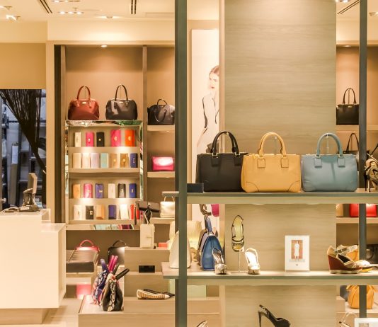 Guida all’arredamento per negozi: Trasforma il tuo spazio in un’esperienza unica arredamento per negozi